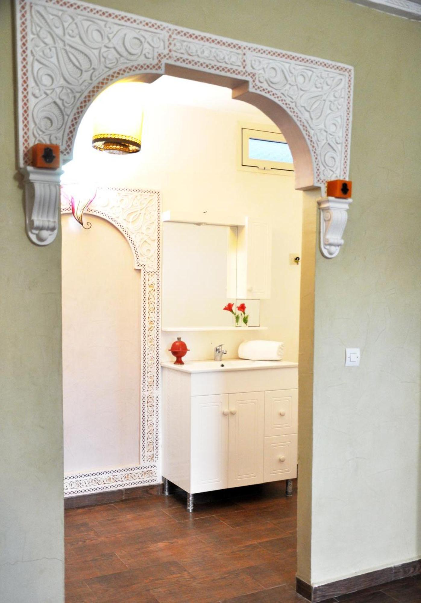 Riad Hamdani Derroua Kamer foto